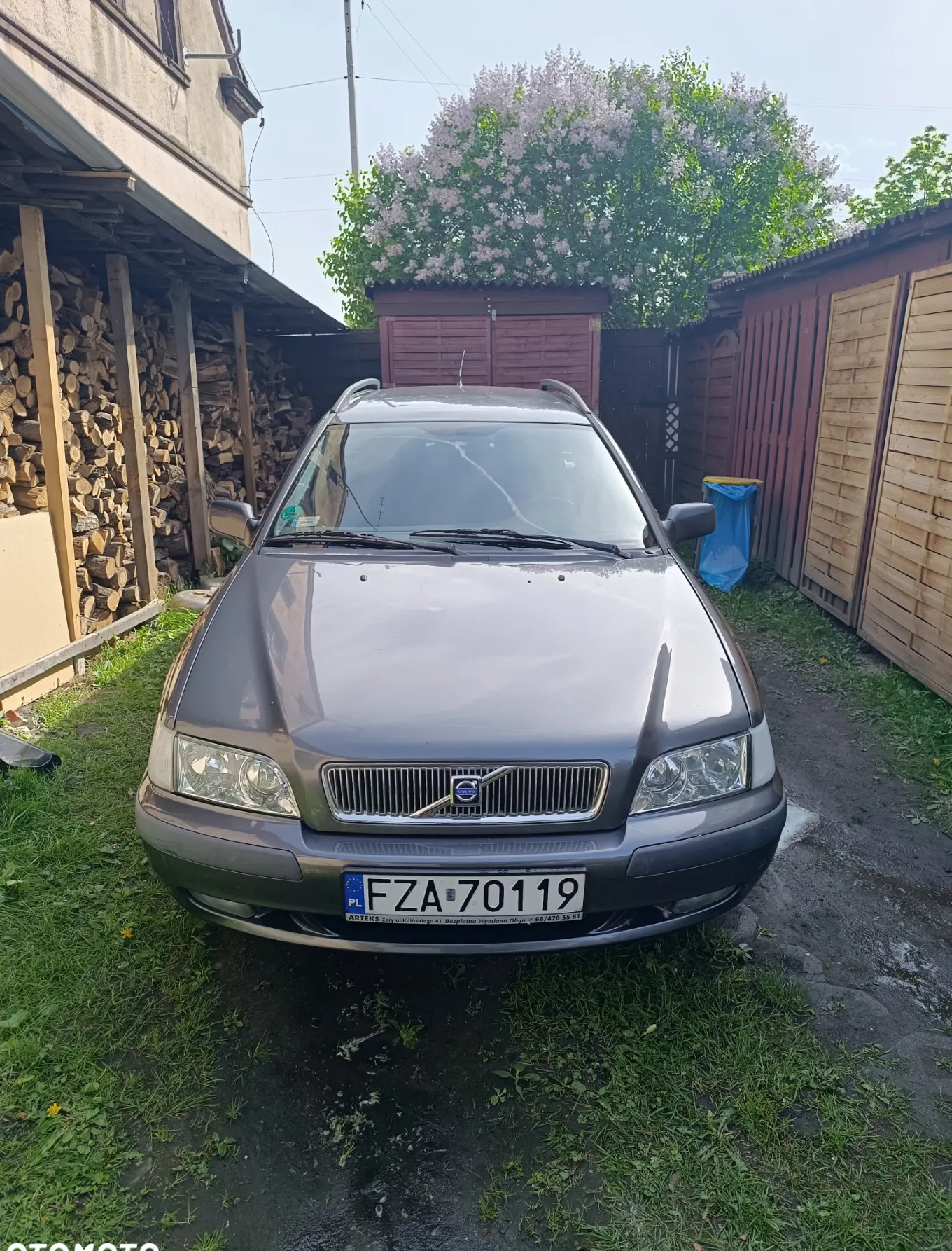 Volvo V40 cena 5658 przebieg: 106560, rok produkcji 2001 z Szprotawa małe 56